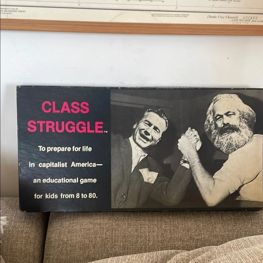 Black and White Board Game Class Struggle - Picture 1 of 6